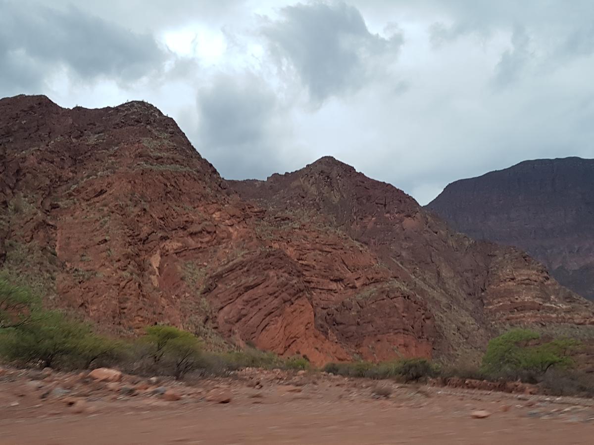Готель Kusisa Сальта Екстер'єр фото